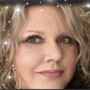 Meet your Posher, Cynthia